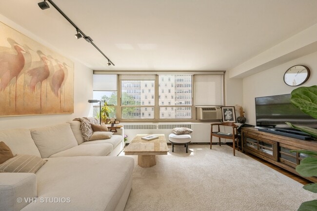 Foto del edificio - 3950 N Lake Shore Dr