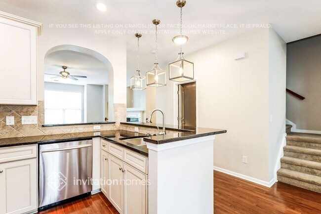 Foto del edificio - 811 Skybrook Falls Dr
