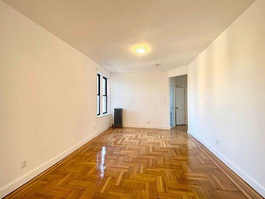 Foto del edificio - 2 bedroom in BRONX NY 10453