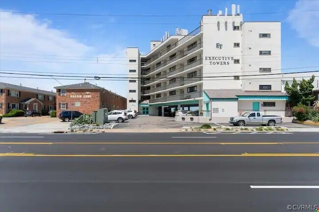 Building Photo - 1222 E Ocean View Ave