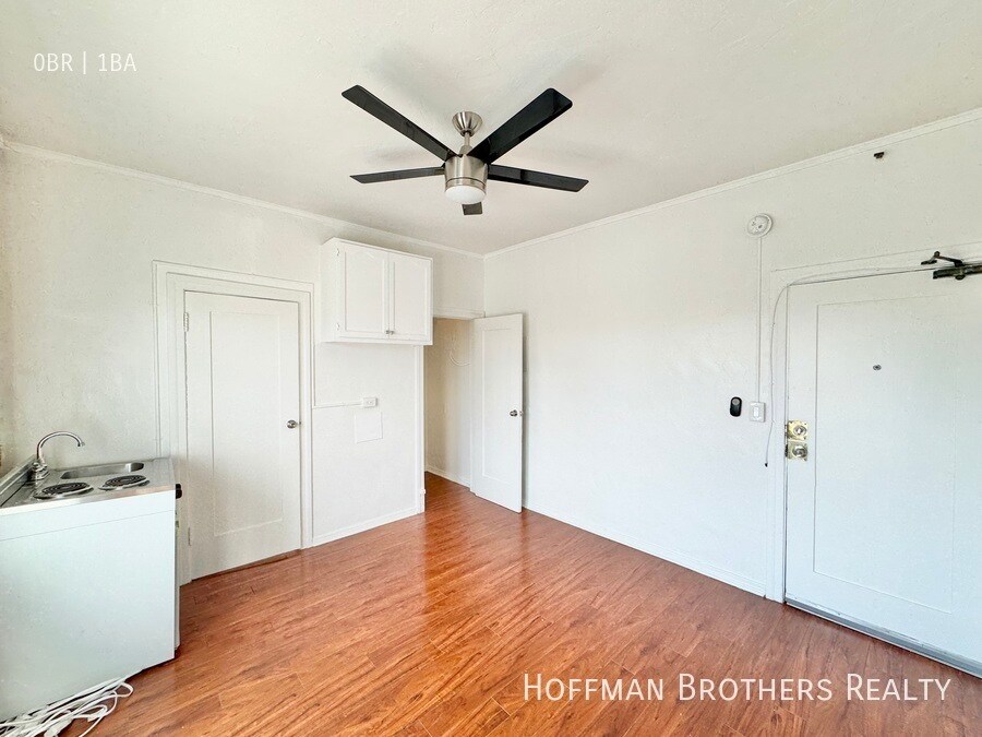 Primary Photo - 1243 S Mariposa Ave, Los Angeles, CA 90006