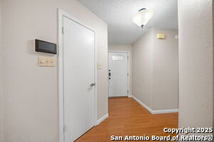 Foto del edificio - 6175 John Chapman