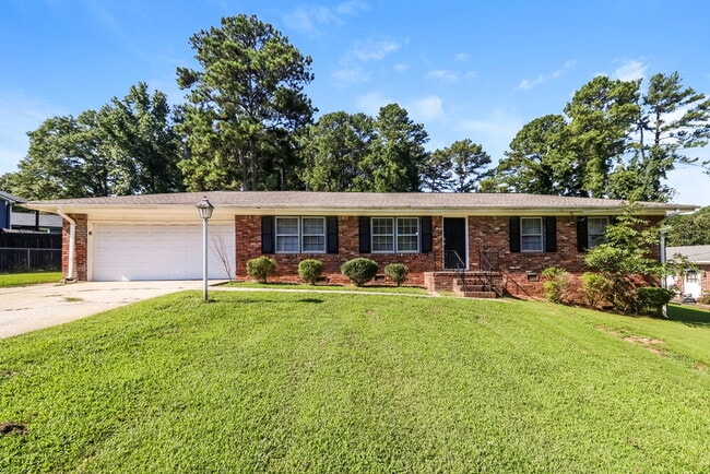 Building Photo - 5509 Joeclay Dr
