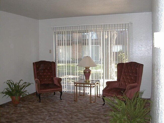 Foto del edificio - 704 W Corral Ave