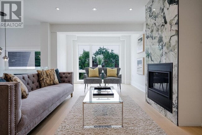 Building Photo - 108 Park St