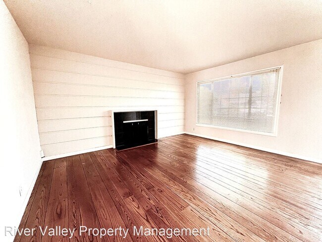 Building Photo - 2 br, 1 bath House - 3106 Miramar Rd