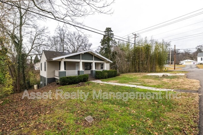 Building Photo - 5501 Lake Shore Dr