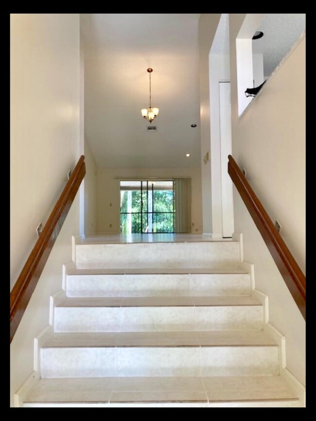 Building Photo - 5620 Coach House Cir