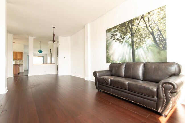 Foto del edificio - 1154 Hawthorne Ln