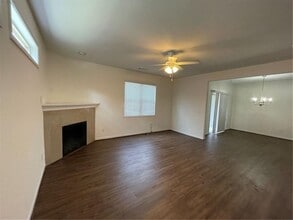 Building Photo - 441 Fern Bay Dr SW