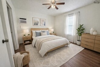 Building Photo - 611 Sunset Dr