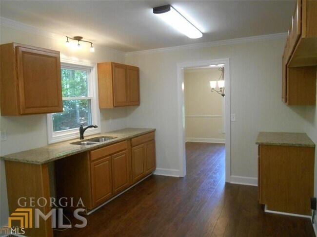 Foto del edificio - 205 Kingswood Dr