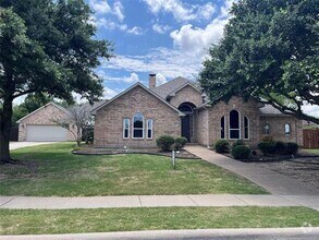 Building Photo - 206 Chisholm Trail