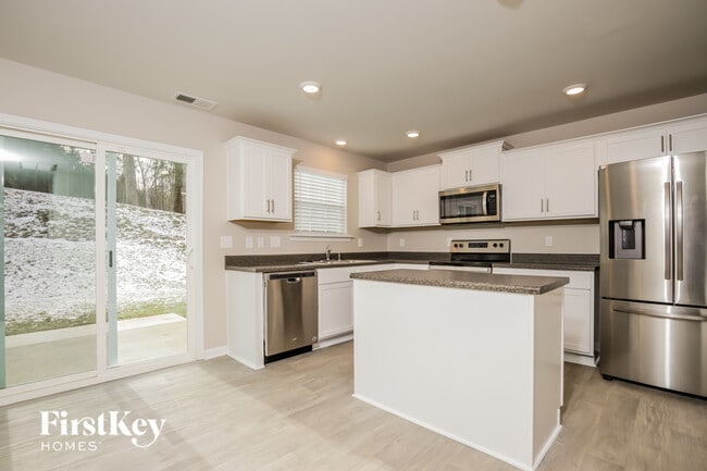 Building Photo - 2043 Longshadow St