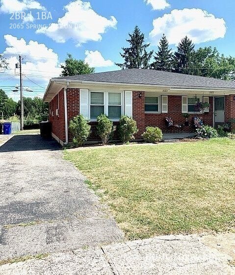 Foto principal - 2065 Spring Station Dr
