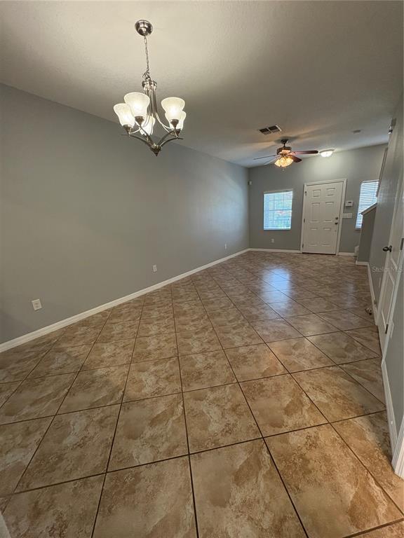 Building Photo - 2427 Willimette Dr