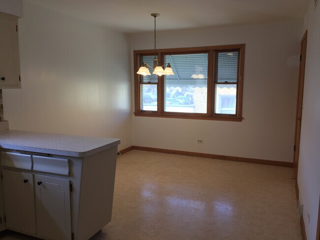 Building Photo - 4100 N Lavergne Ave