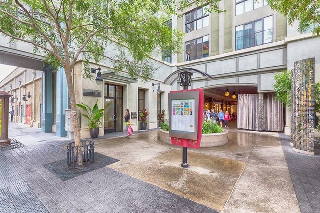 Foto del edificio - 333 Santana Row, Unit 227