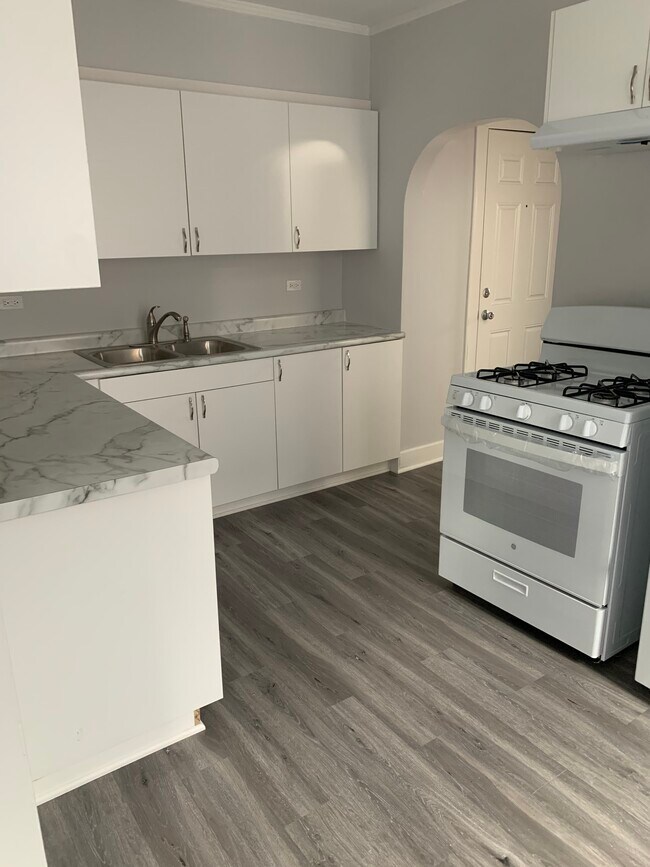 Kitchen - 112 Webb St