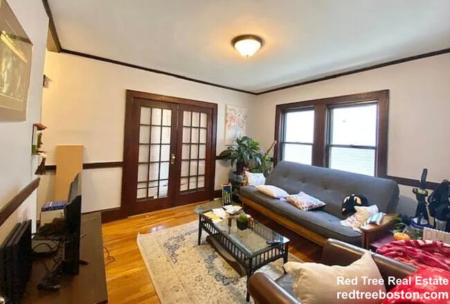 Building Photo - 18 Sachem St