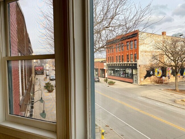 Building Photo - 123-125 N Broadway (mixed-use)