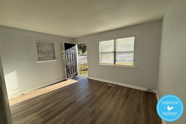 Foto del edificio - 1502 Chapel Hill Rd