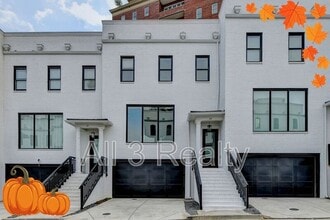 Building Photo - 3667 Peachtree Rd NE