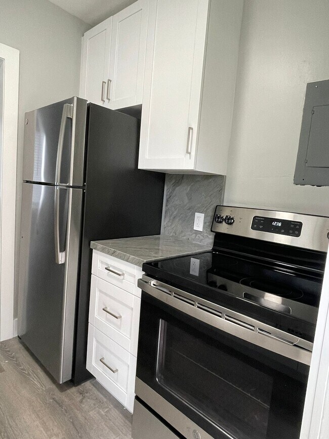 Building Photo - 200 NW 14th Ave