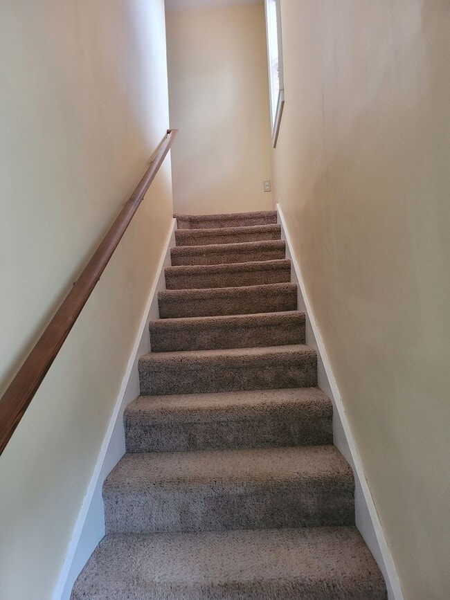 Building Photo - 3- bedroom 2-bathroom home in Pleasant Hill