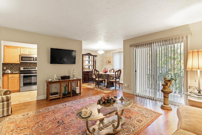 Foto del edificio - 100 Fellsview Ter