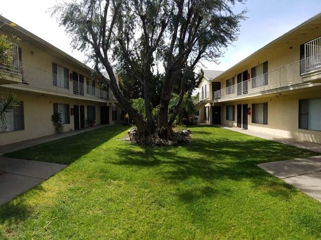 Middle of complex - 1916 E Wilson Ave