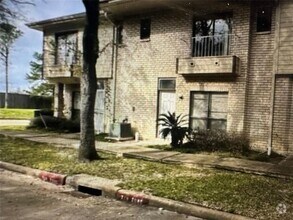 Building Photo - 13620 Rosewood St