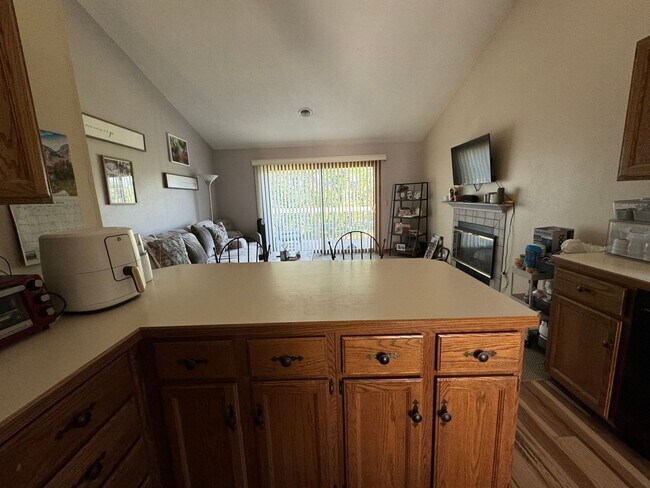 Foto del edificio - 6128 Garrett Ln