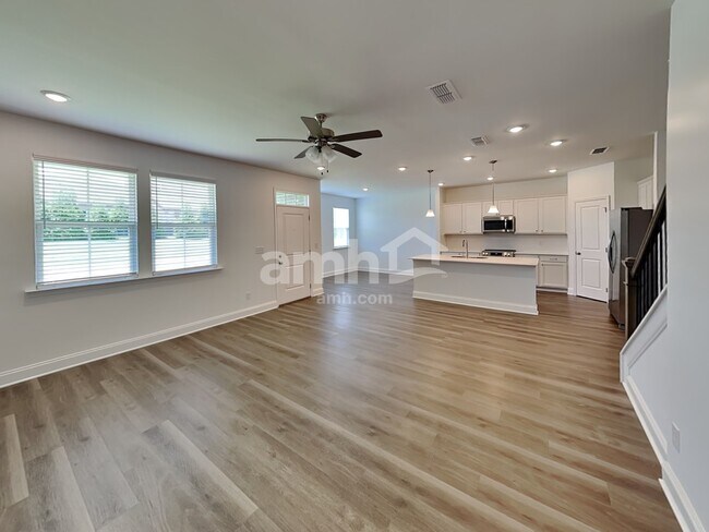 Building Photo - 212 Argea Dr