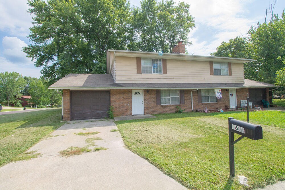 Primary Photo - 4600 W Millbrook Dr