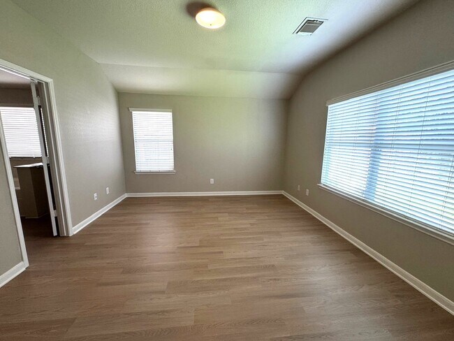 Foto del edificio - 21530 Pointed Oak Ln