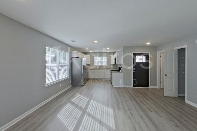 Building Photo - 342 Angela St