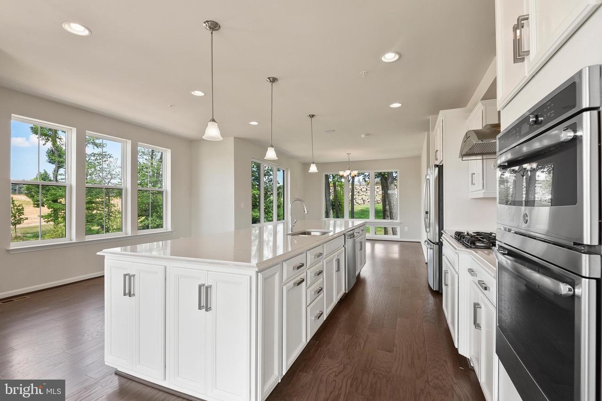 Foto principal - 516 Harborview Dr