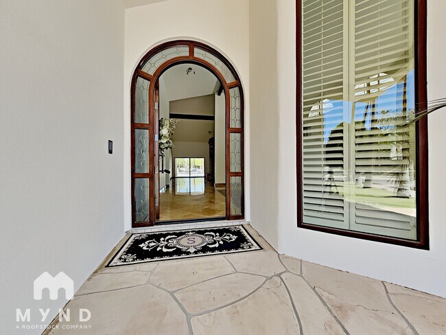 Foto del edificio - 8260 E Sutton Dr