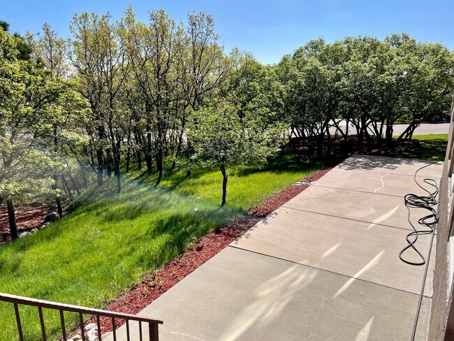 Foto del edificio - 5904 Buttermere Dr