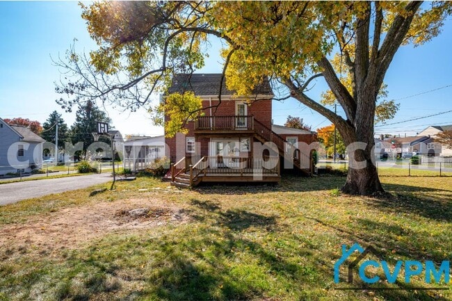 Building Photo - 16 2nd Ave S