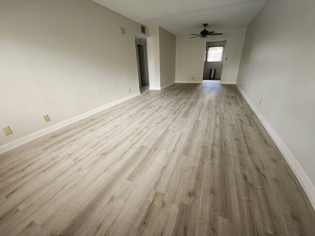 Foto del edificio - 2607 NE 8th Ave