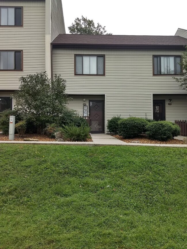 Building Photo - 69 Wilshire Heights Dr