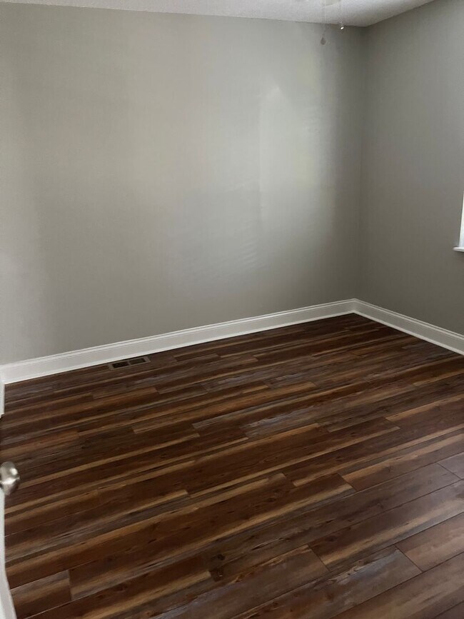 Foto del edificio - For Rent – Spacious 4-Bedroom Home in Knoxville