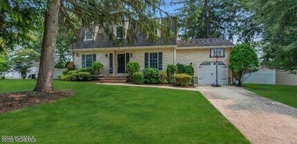 Building Photo - 530 Wall St