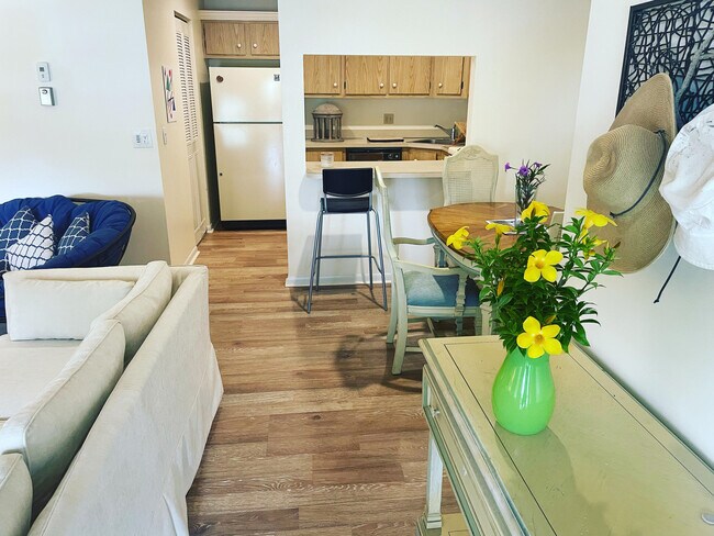 Foto del edificio - 519 Shady Pine Way