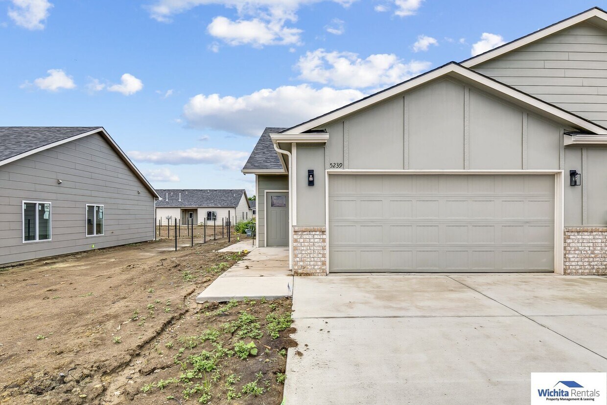 Brand new duplex in Bel Aire! ***1 Month F... House Rental in Bel