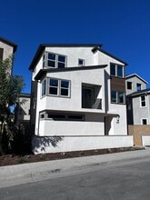 Building Photo - 329 Proctor