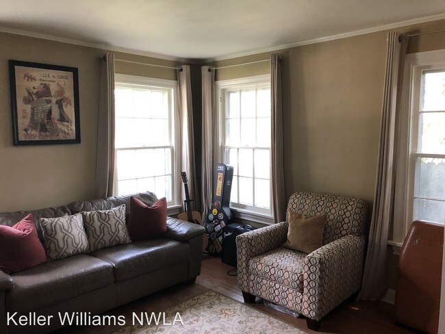 Foto del edificio - 3 br, 2 bath House - 105 Leo