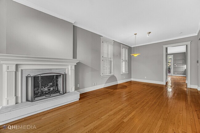 Foto del edificio - 1221 W Barry Ave